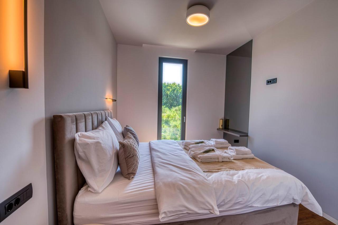 Crystal Holiday Residence II Sukošan Екстериор снимка