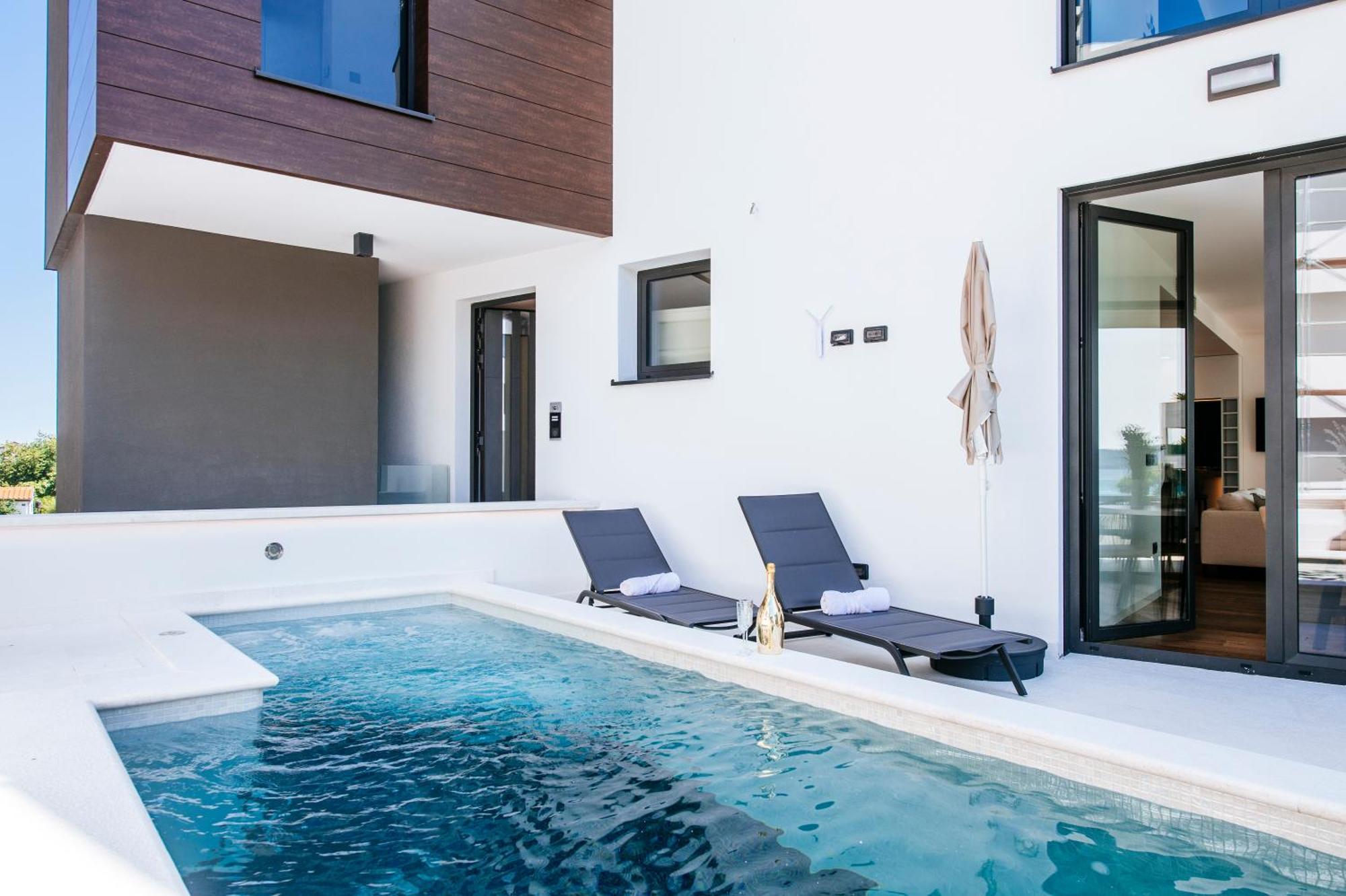 Crystal Holiday Residence II Sukošan Екстериор снимка